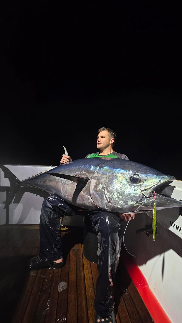 JCJIGS <br>Electric Koheru Rattle Jig <br><h4>Glow Green Gold <br>Kingfish - Hapuka - Tuna</h4> - Image 6