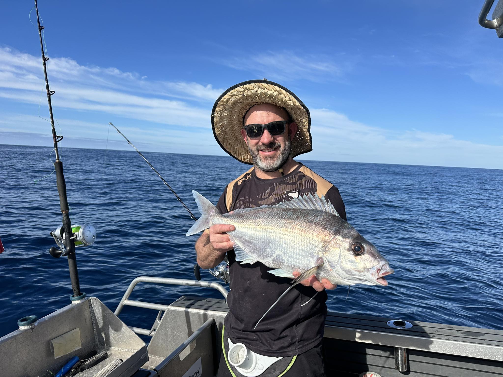 JCJIGS <br>Electric Koheru Rattle Jig <br><h4>Cracked Pink Glow <br>Kingfish - Hapuka - Tuna</h4> - Image 7